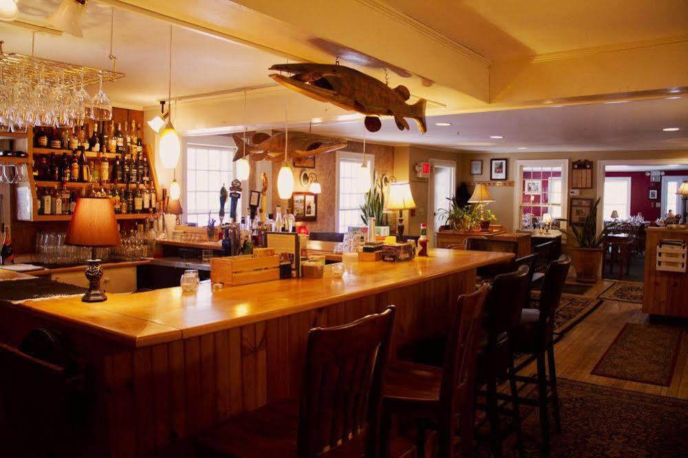 Inn At Baldwin Creek & Mary'S Restaurant Bristol エクステリア 写真